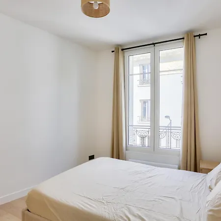 2 Pieces I 8 Min A Pied De La Defense Apartment Courbevoie