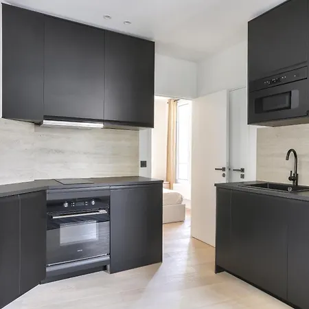 2 Pieces I 8 Min A Pied De La Defense * Courbevoie